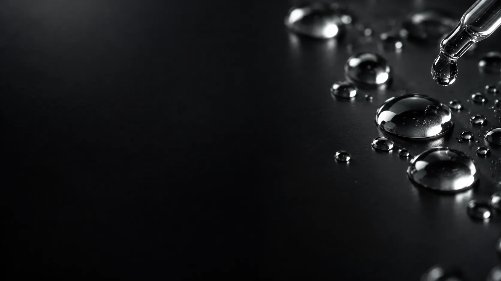 Drops from a pipette, for flavours, fragrances and ingredients.