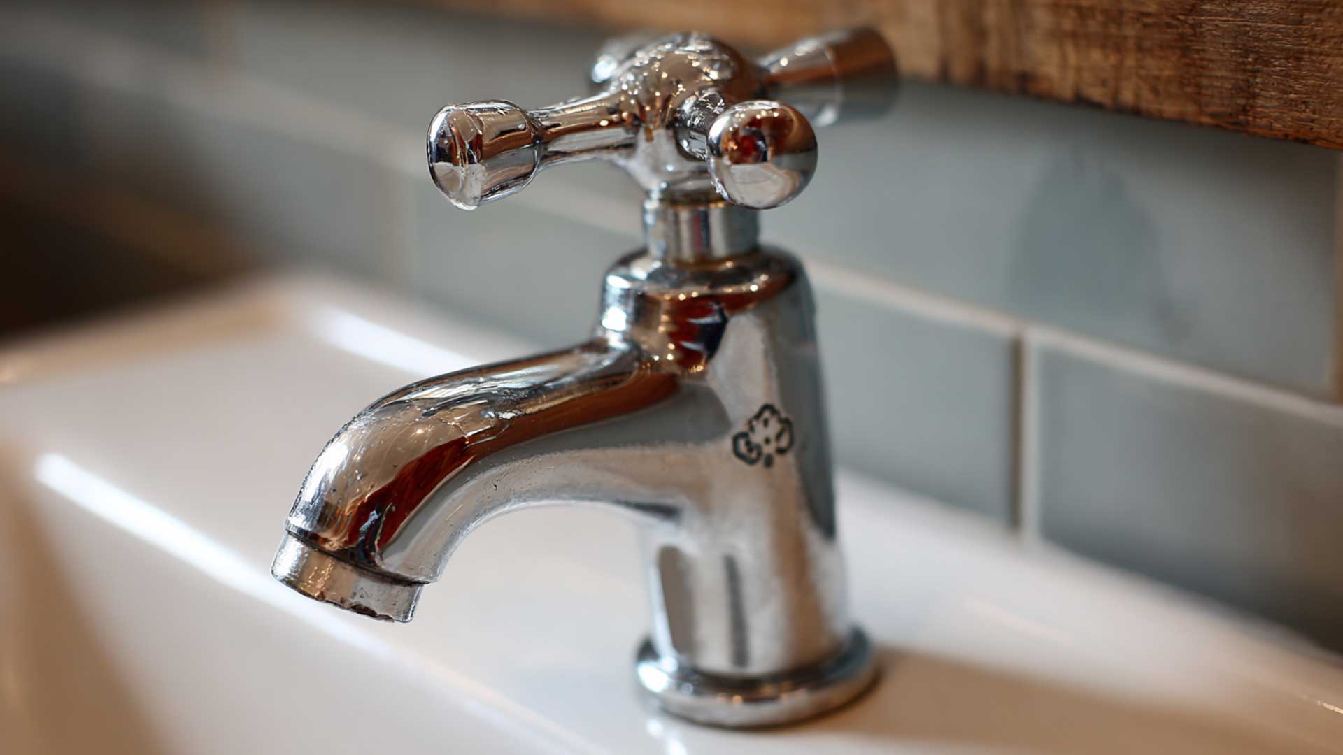 Bath tap