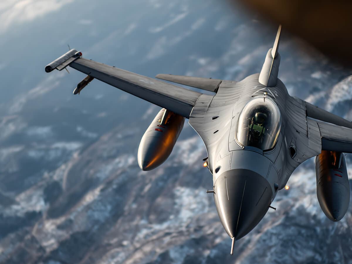 Fighter jet